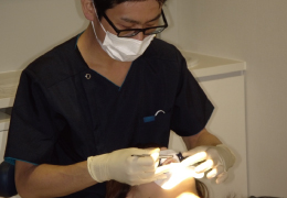 ホワイトニングについての説明、歯の表面クリーニング